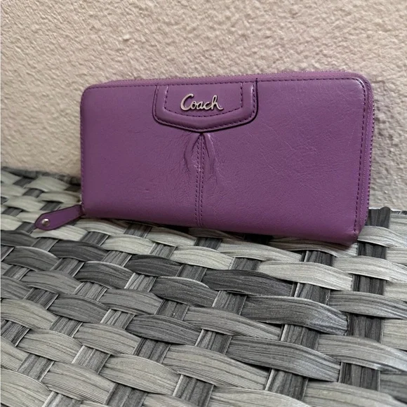 Coach Purple Leather Zip Around Wallet Wristlet - Picture 1 of 15